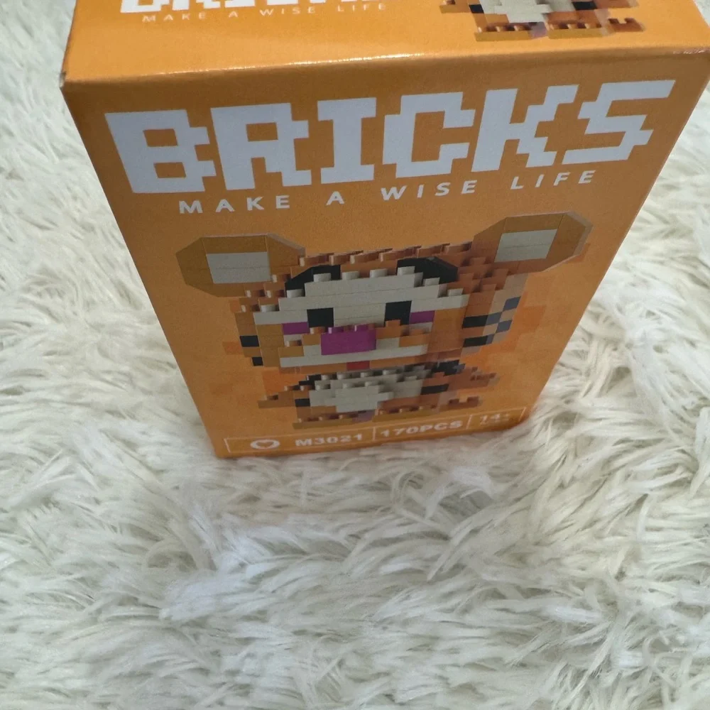 Tiger Winnie the Pooh BRICKS Make A Wise Life Orange Pixel Building Set - 170pcs